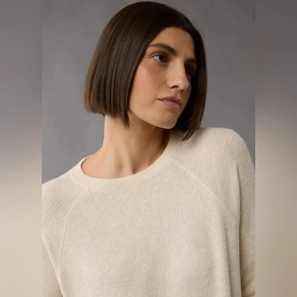 AE Heather Cream Crewneck Soft Plush Ribbed Long Sleeve Tee